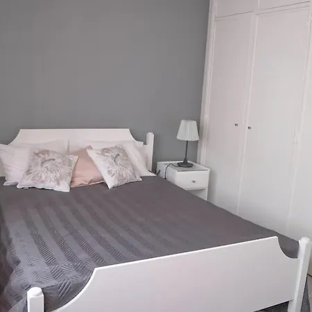 Beautiful And Cozy Flat Close To And Center Apartment
