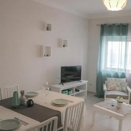 Beautiful And Cozy Flat Close To And Center Apartment